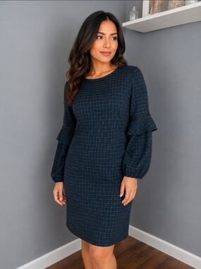 Plaid Navy & Green Ruffle-Sleeve Shift Dress